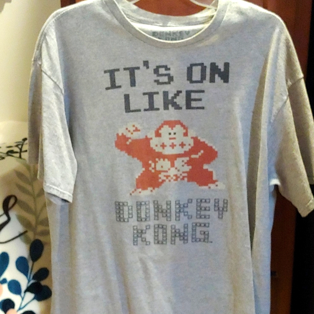 Like New - Men's Donkey Kong T-Shirt